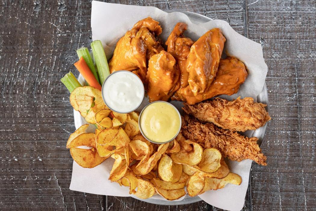 Buffalo's Cafe wings, burgers, sandwiches, bar in Kennesaw, GA