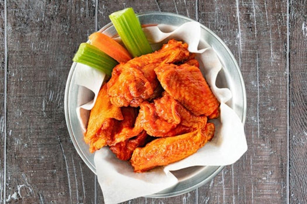 Taster (6) Bone-In Wings photo
