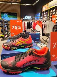 Asics store locator best sale